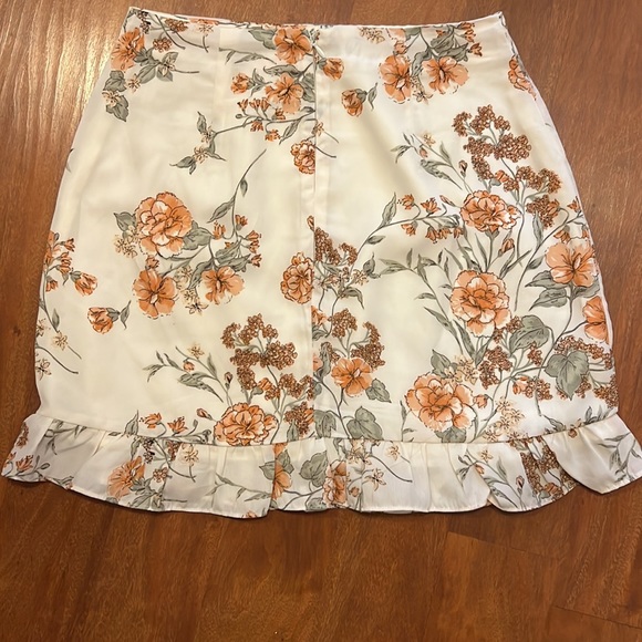 Paper Crane 2 Piece skirt and crop top - Picture 5 of 8